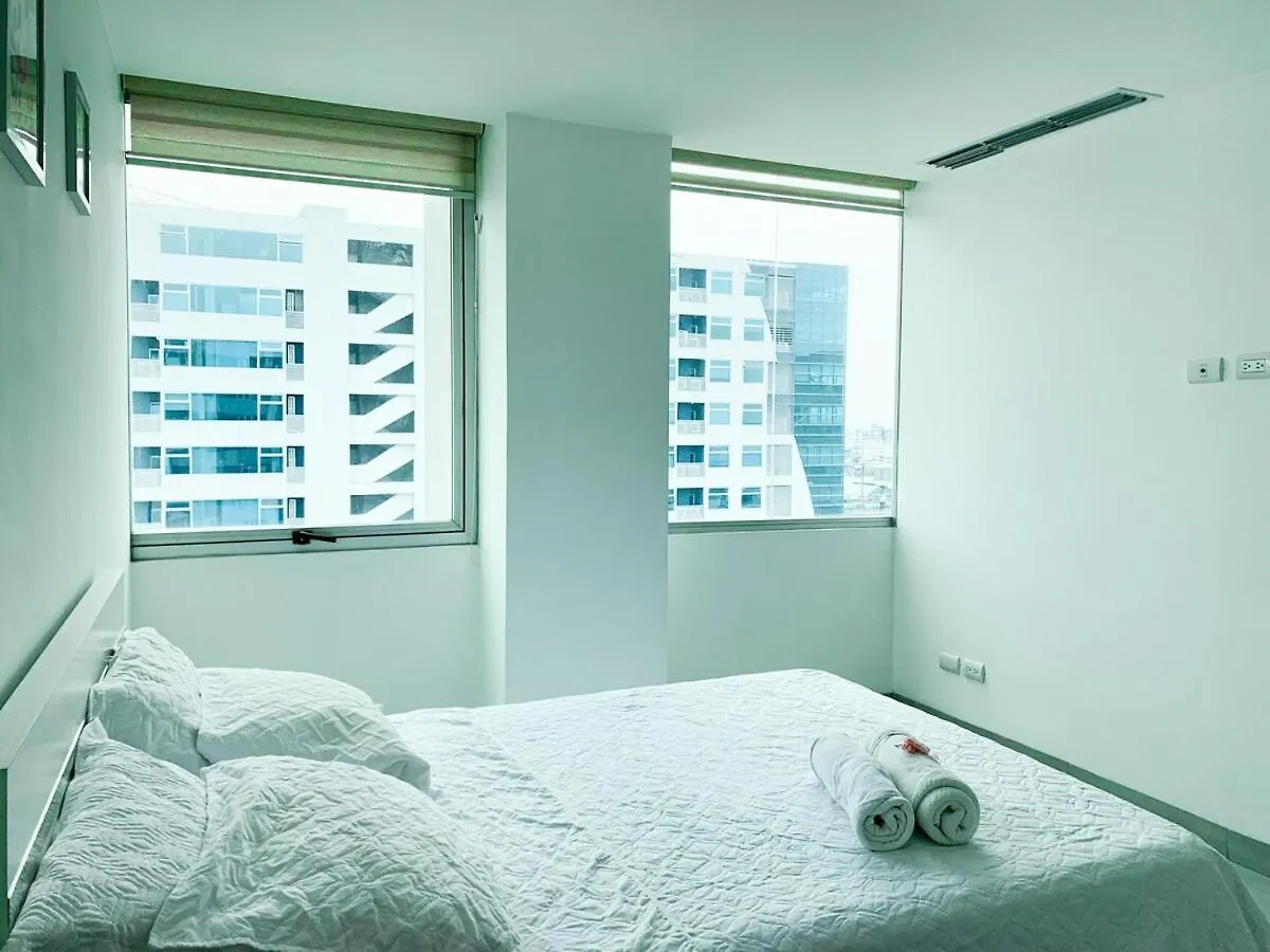 Apartment 2 Dormitorios, 3 Camas, Parqueo, Piscina, Piso Alto Guayaquil Ecuador
