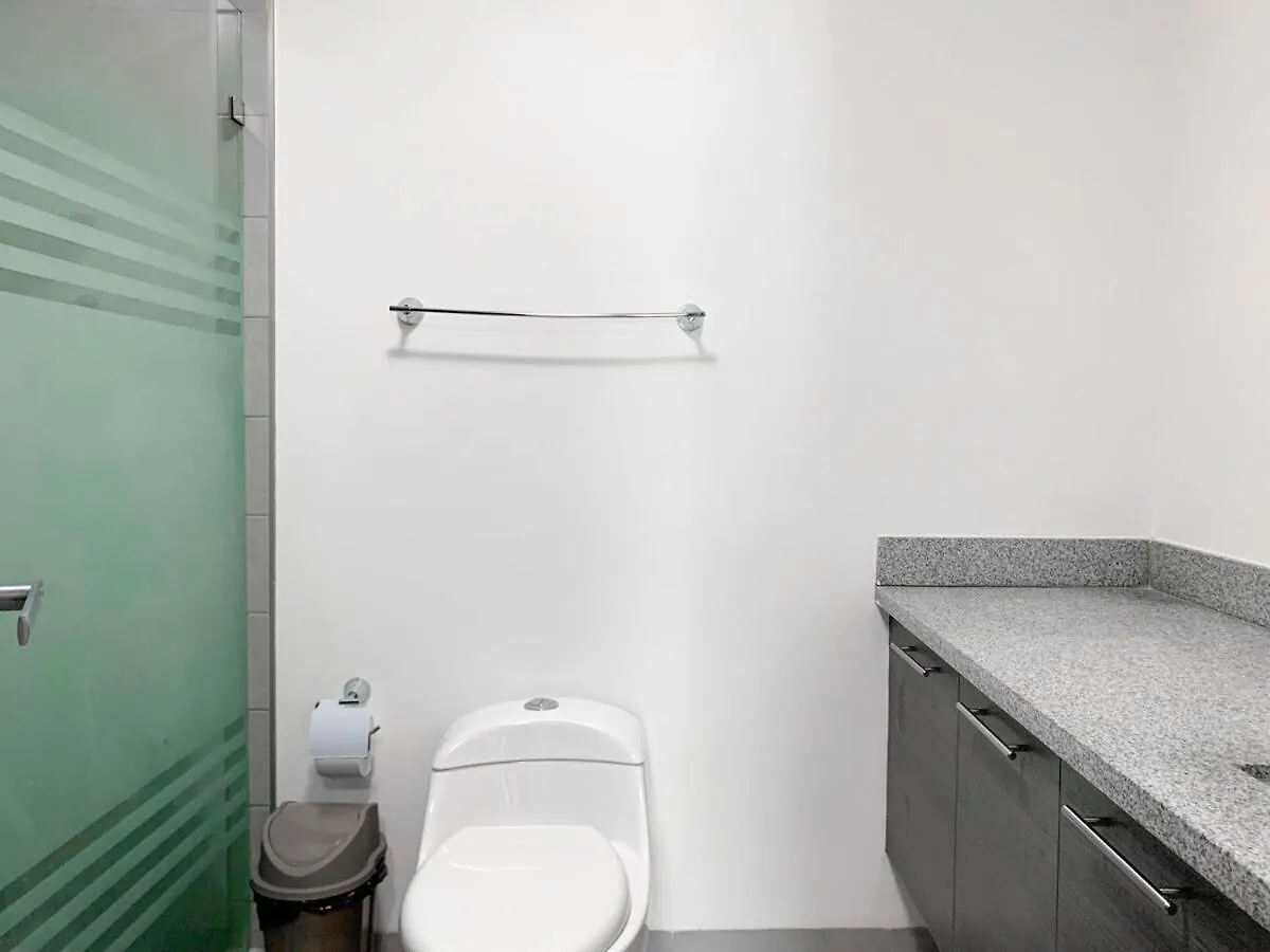 Apartment 2 Dormitorios, 3 Camas, Parqueo, Piscina, Piso Alto Guayaquil