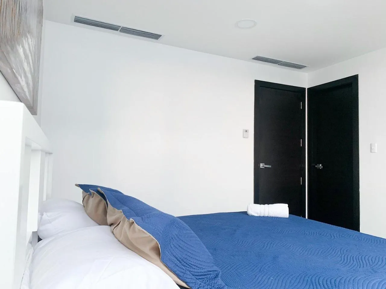 2 Dormitorios, 3 Camas, Parqueo, Piscina, Piso Alto Guayaquil 0*,